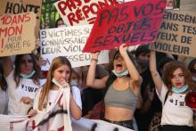 Des collages parisiens en soutien aux victimes de violences sexuelles en Corse, le 5 juillet 2020