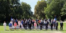 Photo de famille du gouvernement dans les jardins du palais de l'Elysée, 29 juillet 2020 avant le conseil des ministres