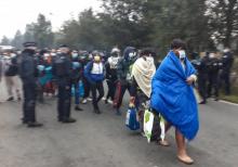 La police évacue des centaines de migrants d'un campement à Calais le 29 septembre 2020