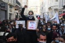 Des restaurateurs, cafetiers et gérants de discothèques manifestent contre la fermeture de leur établissement, le 26 novembre 2020 à Marseille