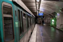 Cinq syndicats de la RATP ont lancé lundi un appel à faire grève le jeudi 17 décembre pour protester contre "les conséquences" pour les agents de la prochaine ouverture à la concurrence des réseaux de