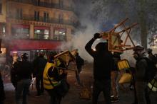 Des policiers lors d'une manifestation à Nantes (France) contre le projet de loi dit "sécurité globale", le 27 novembre 2020