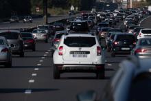 Plus de huit conducteurs sur 10 se déplacent seuls dans leur voiture le matin, selon une étude du gestionnaire d'autoroutes Vinci