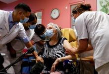 Mauricette, 78 ans, première Française vaccinée, le 27 décembre à Sevran