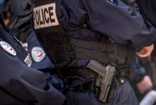 Près de 50% des jeunes n'ont pas confiance en la police, 79% estiment que les violences policières sont une réalité, et 48% que "la police française est raciste", selon un sondage