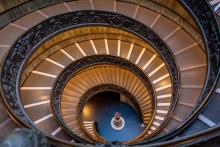Les escaliers du Vatican et la loi du marché