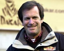 Le directeur du rallye "Paris-Dakar", le Français Hubert Auriol, le 28 décembre 2000 à Nivelles (Belgique)