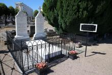 La tombe du poète Arthur Rimbaud au cimetière de l'Ouest, le 21 juin 2019 à Charleville-Mézières, dans les Ardennes