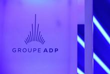 Les syndicats d'Aéroports de Paris (ADP) dénoncent la menace de la direction d'organiser un PSE en cas de refus du "plan d'adaptation des contrats de travail" qui prévoit des baisses de salaire conséq
