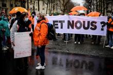Plusieurs centaines de soignants et personnels du médico-social manifestent à Paris pour demander une revalorisation de salaire, le 12 janvier 2021