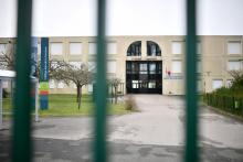 Le collège Jean de La Fontaine à Crépy-en-Valois, le 26 février 2020, lors du décès d'un enseignant
