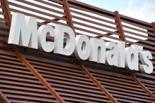 Le collectif McDroits accuse McDonald's d'avoir mis en place une politique de discrimination sexiste "systémique" en France