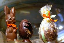 Les chocolatiers entrent dans la dernière ligne droite avant Pâques, la crise sanitaire ayant renforcé l'appétit des Français pour les gourmandises cacaotées