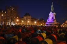 Près de 300 tentes installées pour des migrants place de la République à Paris, le 25 mars 2021