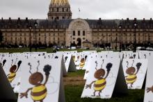 Manifestation pour protester contre les dérogations envisagées pour l'utilisation des néonicotinoïdes, le 23 septembre 2020 aux Invalides à Paris