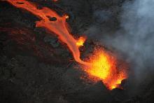 Eruption du volcan Le Piton de la Fournaise, sur l'île de La Réunion, le 10 avril 2021