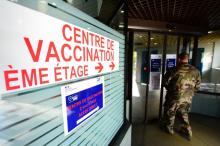 Arrivée des candidats à la vaccinations au Stade de France à Saint-Denis, en banlieue parisienne, le 6 avril 2021