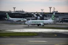Des avions de la compagnie Transavia sur le tarmac de l'aéroport d'Orly en juin 2020
