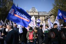Des policiers manifestent à Paris le 20 avril 2021 contre le verdict au procès de l'affaire des policiers de Viry-Châtillon