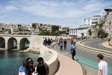 La route de la Corniche au niveau de l'Anse de la Fausse Monnaie dans le quartier d'Endoume à Marseille le 23 mai 2021