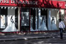 Les professionnels du mariage déplorent de ne pas pouvoir redémarrer réellement leur activité avant juillet en raison du couvre-feu