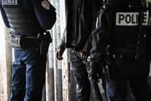 Une brigade de police de la sécurite du quotidien interpellent un dealer pendant une patrouille à Sarcelles, dans le Val-d'Oise, le 3 février 2021