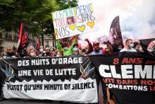 Des personnes défilent à la mémoire du militant Clément Méric, le 5 juin 2021 à Paris