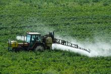 Une trentaine d'organisations agricoles s'engagent à travailler sur la question des produits phytosa