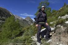 Jimmy Vial, l'"éboueur des montagnes", en haute montagne au-dessus de Porta, dans les Pyrénées-Orientales, le 8 juin 2021
