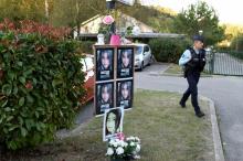 Des photos et des fleurs près du lieu où Maëlys a été enlevée en août 2017 à Pon-de-Beauvoisin en Isère