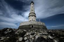 Le phare de Cordouan à marée basse, le 10 juin 2021 au Verdon-sur-Mer, en Gironde