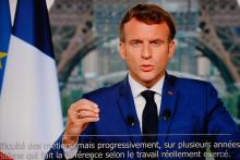Emmanuel Macron, lors d'une allocution télévisée depuis L'Elysée, le 31 mars 2021