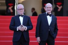 Thierry Frémaux et Pierre Lescure sur les marches du palais des festivals à Cannes, le 8 juillet 2021
