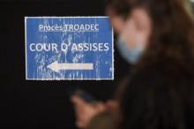 Une affiche "Procès Troadec" à la cour d'assises de Loire-Atlantique, le 23 juin 2021 à Nantes