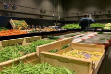 la plupart des fruits et légumes vendus en France sont revenus à des niveaux proches d'avant la pandémie, calcule l'association Familles rurales