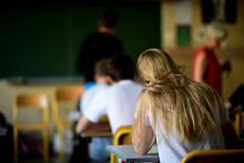 Un rapport remis au ministère de l'Education nationale par neuf experts préconise de remettre à la rentrée prochaine les mathématiques dans le tronc commun dès la classe de première