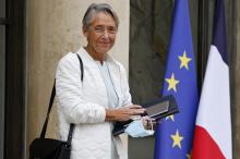 La ministre du Travail française Elisabeth Borne sur le perron de l'Elysée à Paris, le 17 novembre 2021