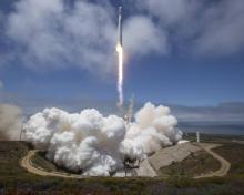 Décollage de la fusée Falcon 9 de SpaceX, le 22 mai 2018 depuis la base Vandenberg en Californie