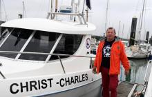 Le marin Charles Devos, de la Société nationale de sauvetage en mer (SNSM), lors d'une formation au sauvetage à Calais, le 4 mars 2022