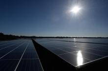 Des panneaux photovoltaïques installés à Cestas, en Gironde, le 1er décembre 2015