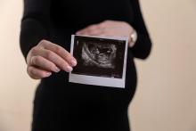 Femme enceinte et échographie du foetus
