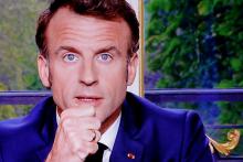 Le président Emmanuel Macron lors d'une allocution télévisée depuis l'Elysée, le 17 avril 2023 à
