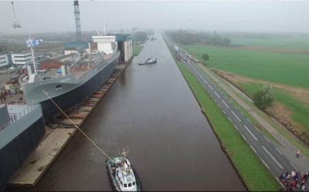 Un grand navire a été mis à l'eau aux Pays-Bas.